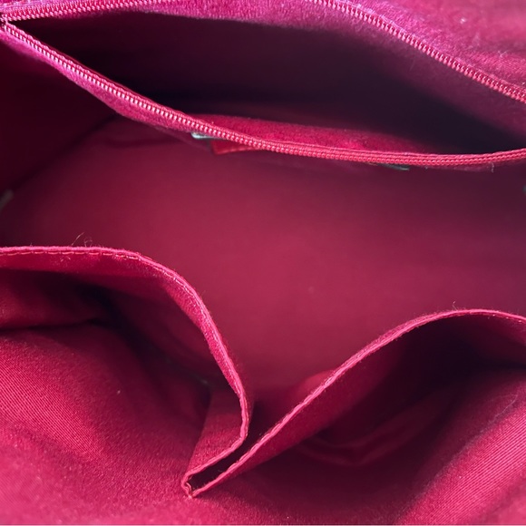 Coach logo crossbody hand bag with detachable crossbody strap. Like new. - Picture 5 of 8